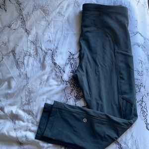 Luluemon gray size 6 cropped leggings